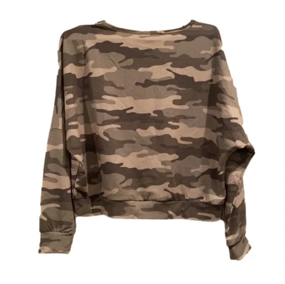 yelete camouflage shirt. - Picture 2 of 3